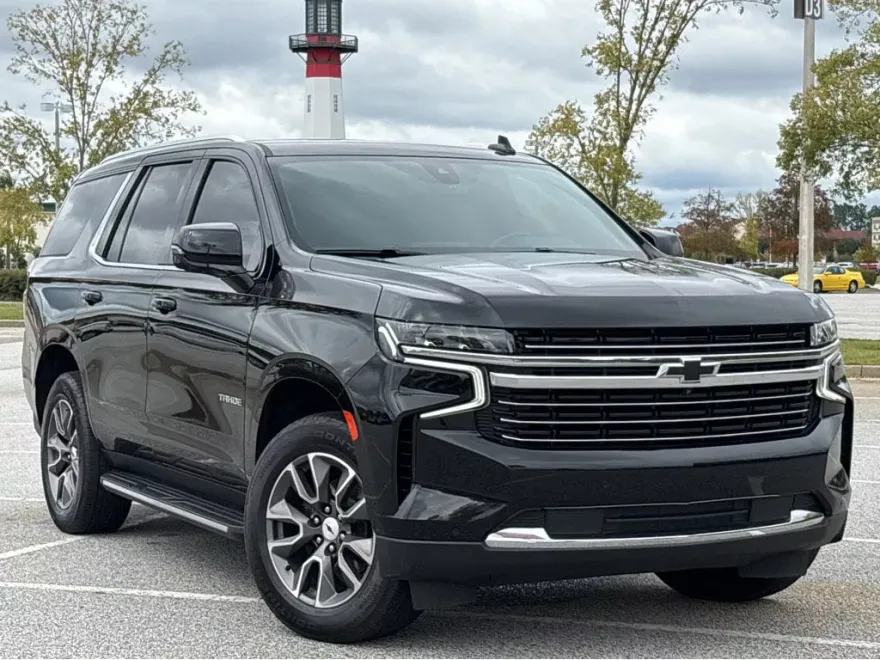 2022 Chevrolet Tahoe LT photo 1