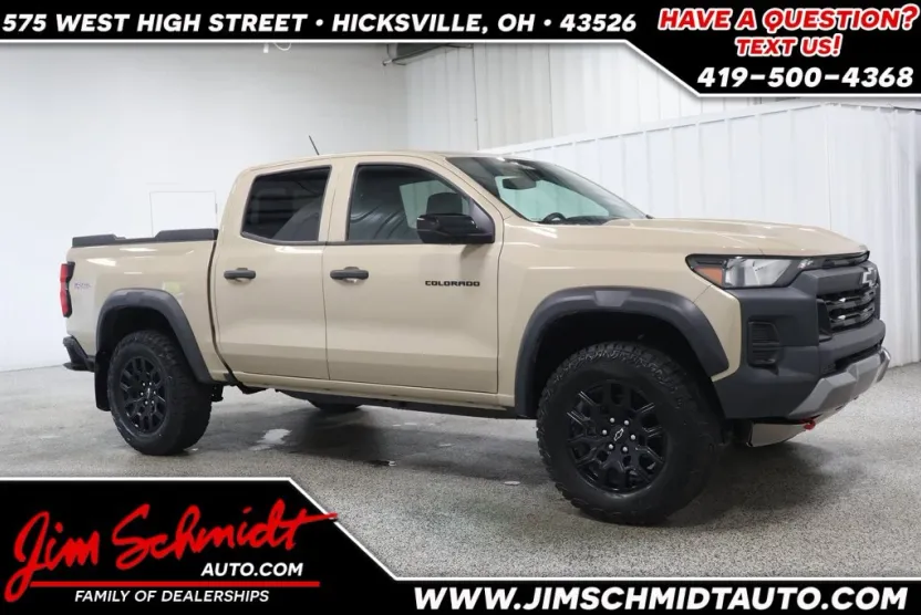 2024 Chevrolet Colorado Trail Boss photo 1