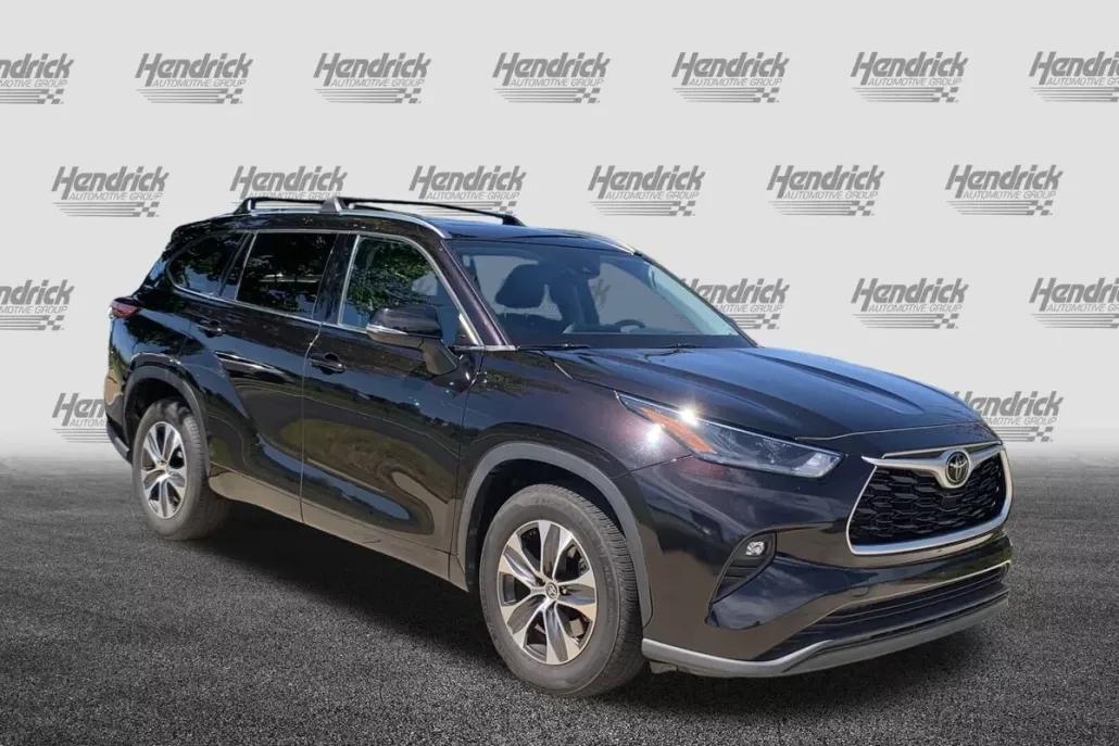 2021 Toyota Highlander XLE photo 1