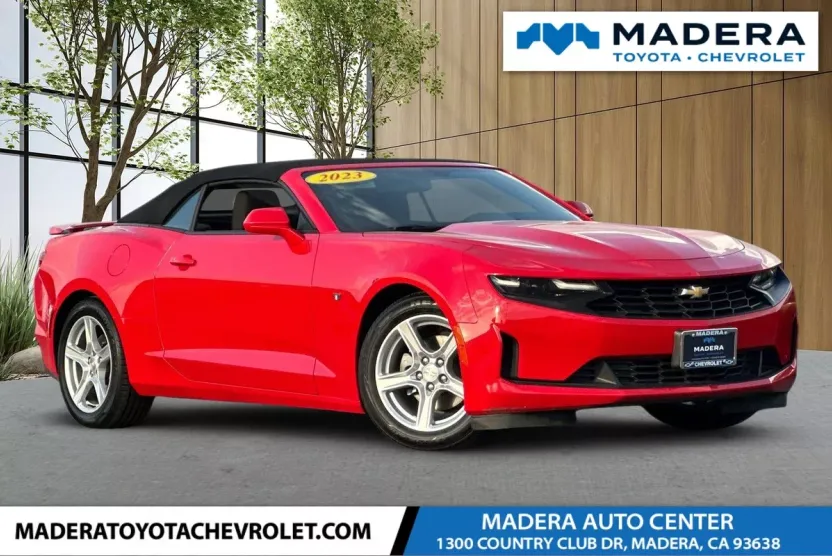 2023 Chevrolet Camaro 1LT photo 1