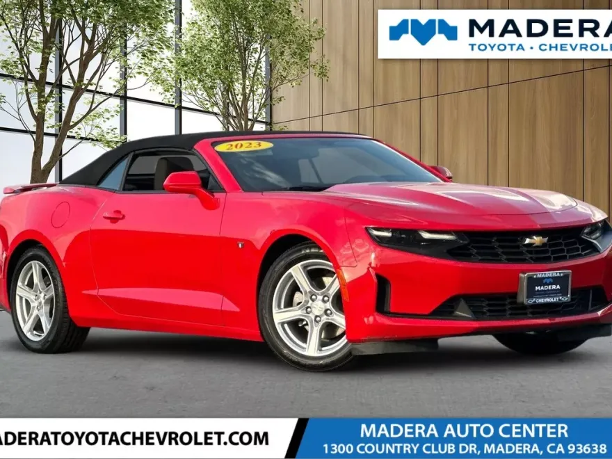2023 Chevrolet Camaro 1LT photo 1