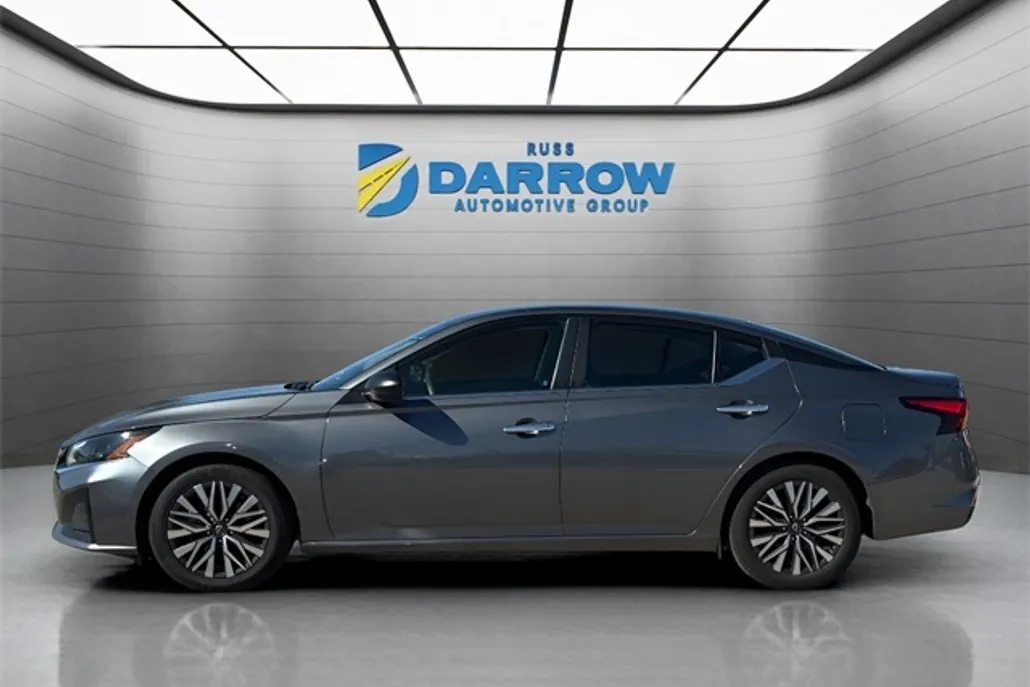 2024 Nissan Altima 2.5 SV photo 1