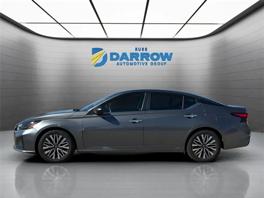 2024 Nissan Altima 2.5 SV photo 1