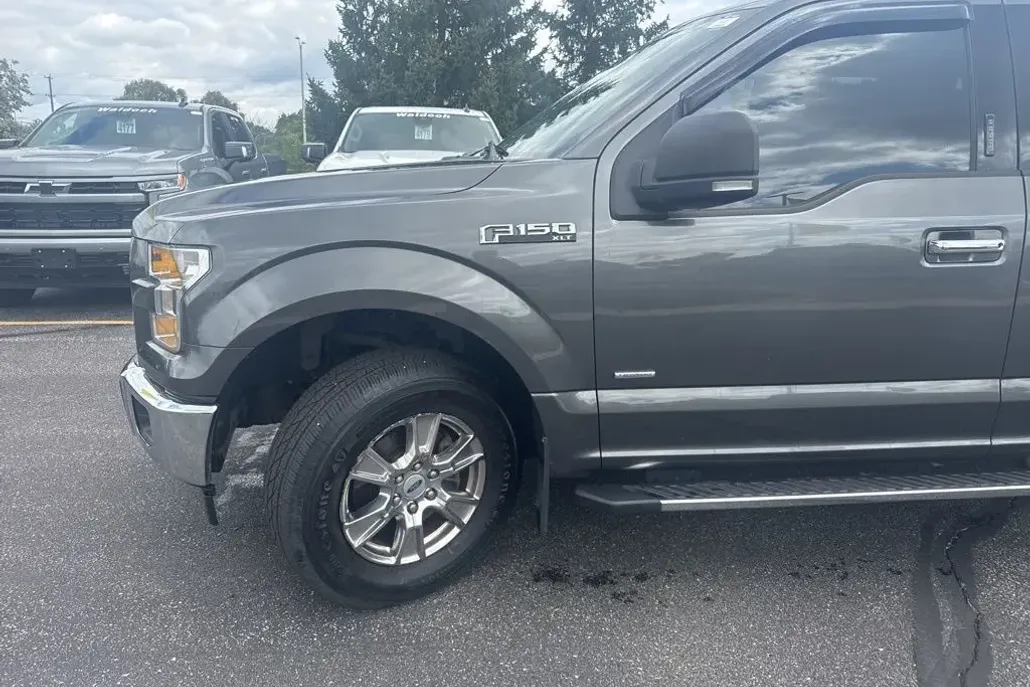 2017 Ford F-150 XLT photo 1