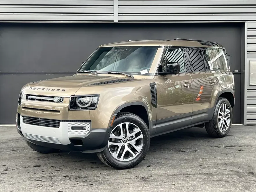 2025 Land Rover Defender 110 S photo 1