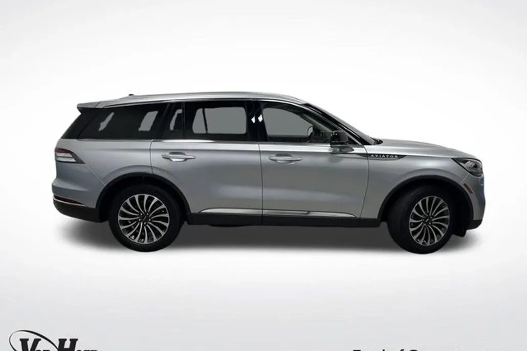 2023 Lincoln Aviator Standard photo 1