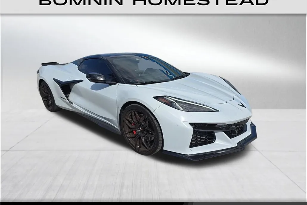 2023 Chevrolet Corvette Z06 2LZ photo 1