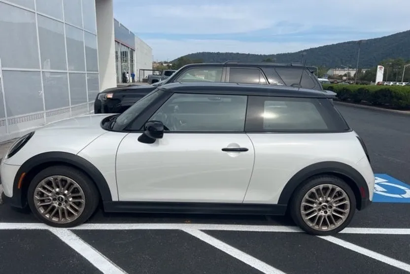 2025 Mini Cooper 2 Door Hardtop S photo 1