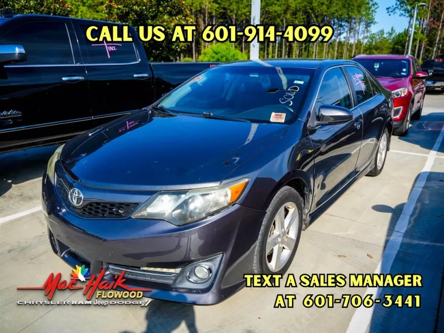 2014 Toyota Camry SE photo 1
