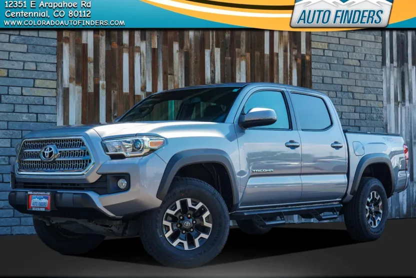 2017 Toyota Tacoma TRD photo 1