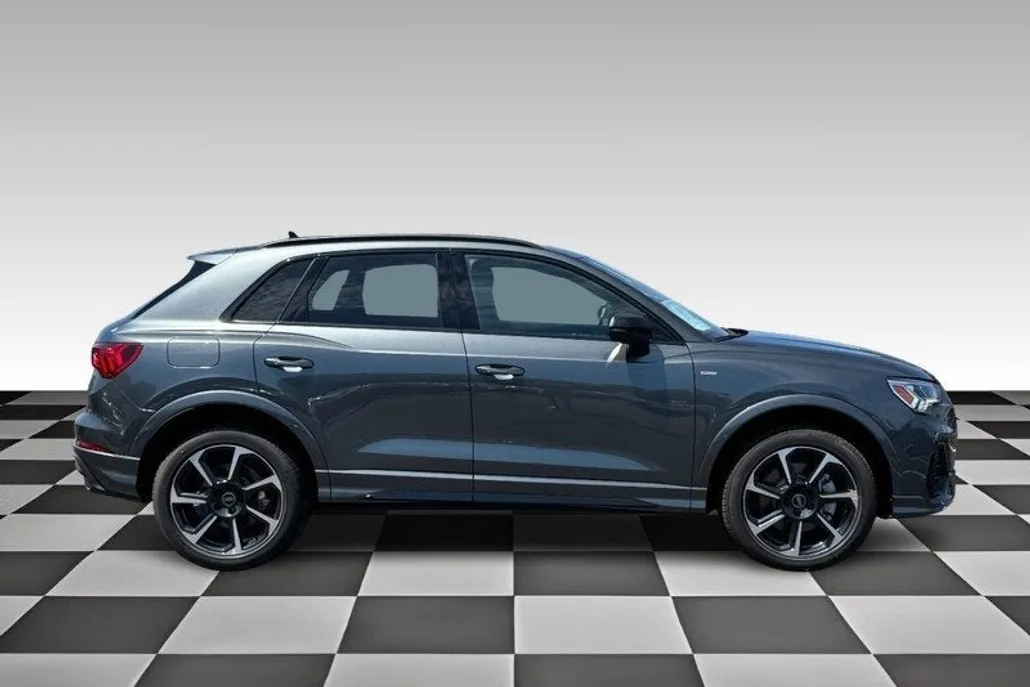 2025 Audi Q3 S line Premium Plus photo 1