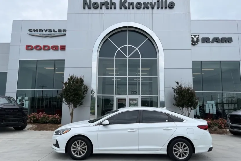 2019 Hyundai Sonata SE photo 1
