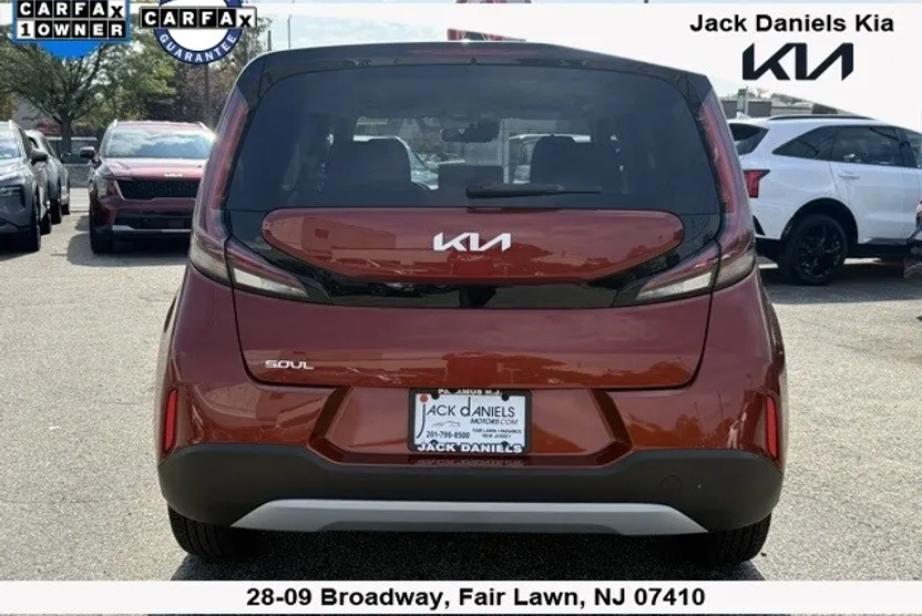 2023 Kia Soul LX photo 1