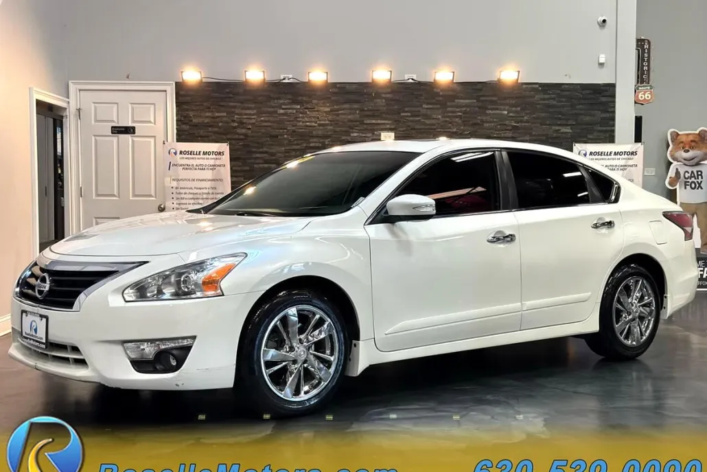 2015 Nissan Altima 2.5 SV photo 1