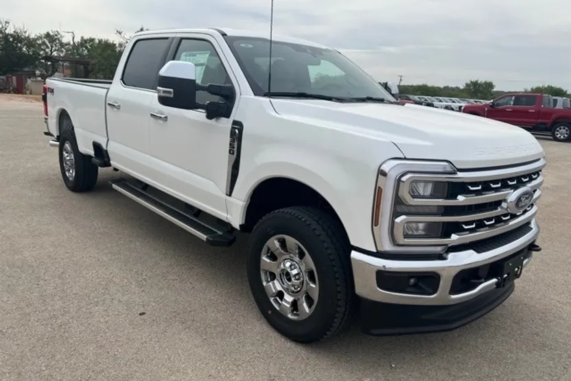 2026 Ford F-350 Lariat photo 1