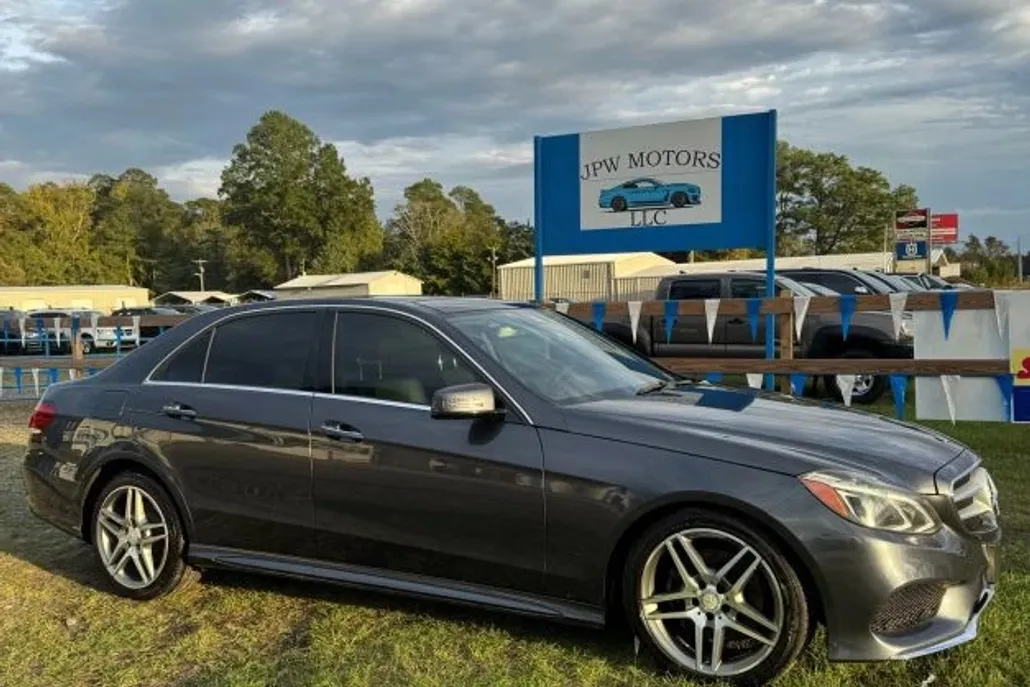 2014 Mercedes Benz E 350 4MATIC Sedan photo 1