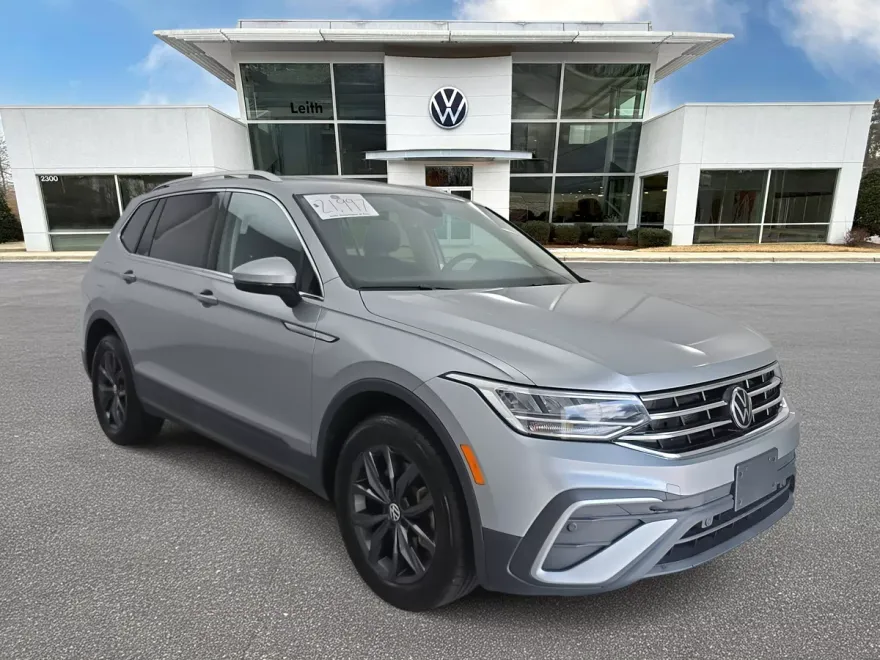 2022 Volkswagen Tiguan SE photo 1
