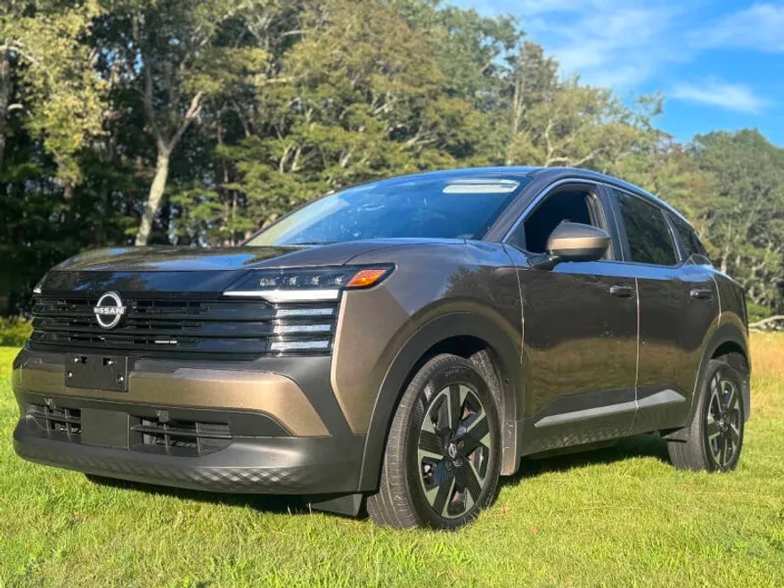 2025 Nissan Kicks SV photo 1
