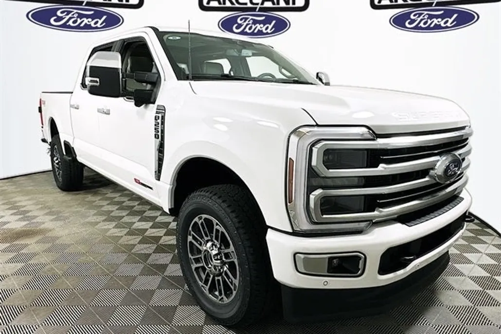 2025 Ford F-250 Platinum photo 1