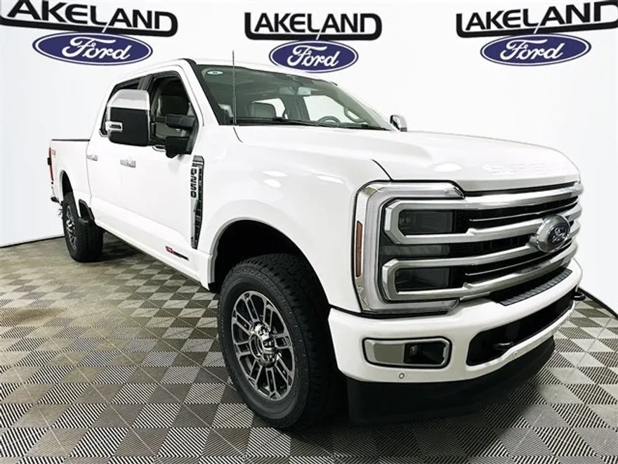 2025 Ford F-250 Platinum photo 1