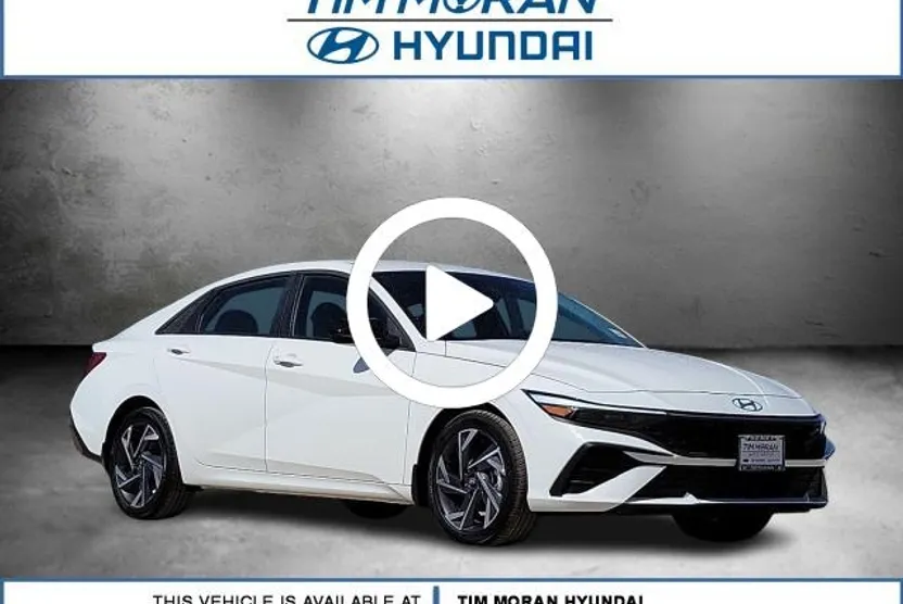 2025 Hyundai Elantra SEL Sport photo 1