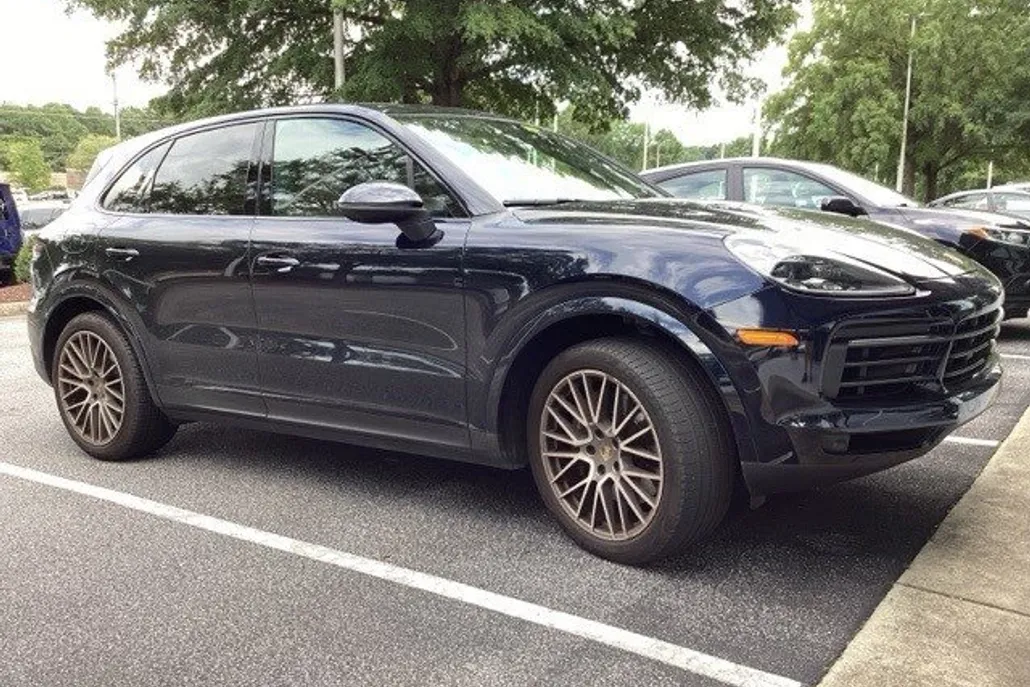 2022 Porsche Cayenne Platinum Edition photo 1