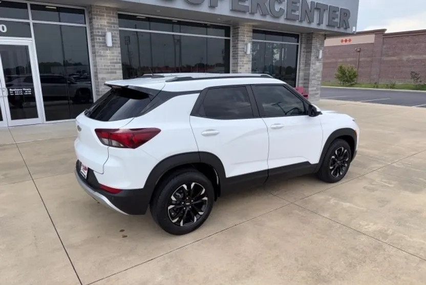 2023 Chevrolet Trailblazer LT photo 1