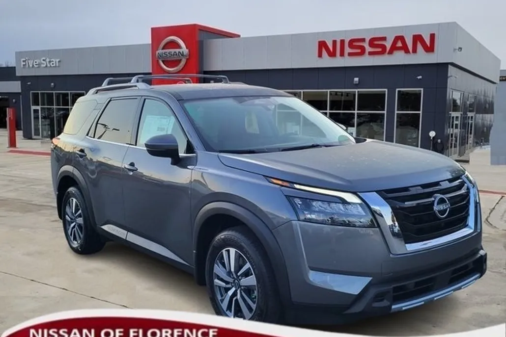 2025 Nissan Pathfinder SL photo 1