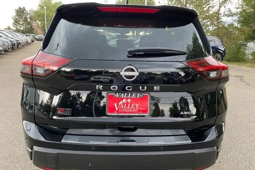 2026 Nissan Rogue SV photo 1