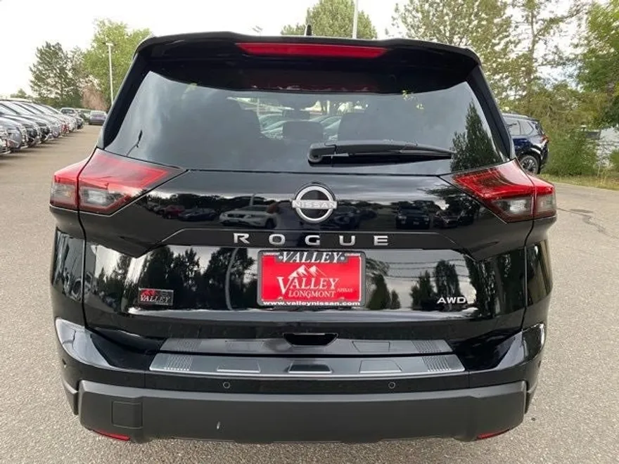 2026 Nissan Rogue SV photo 1