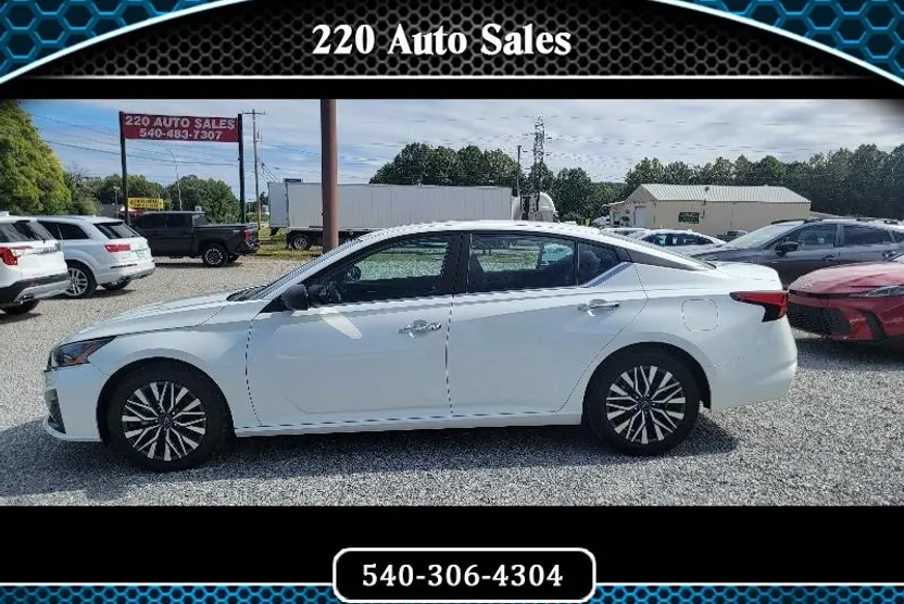 2024 Nissan Altima 2.5 SV photo 1