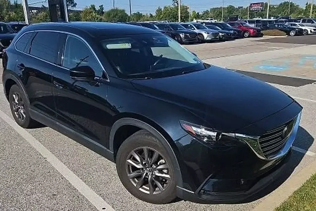 2023 Mazda CX-9 Touring photo 1