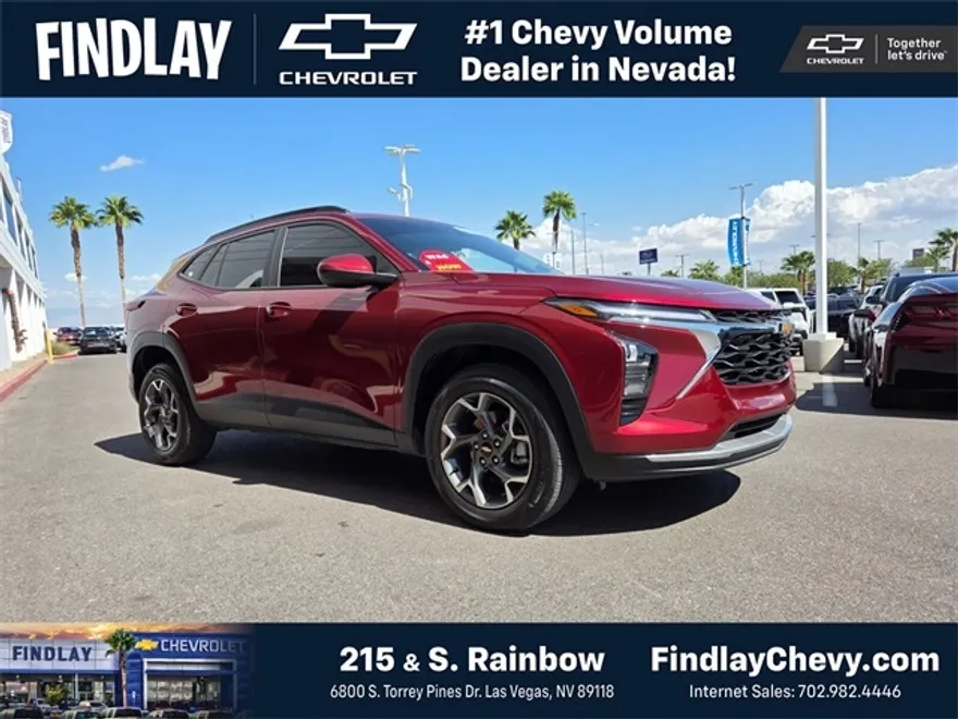 2025 Chevrolet Trax LT photo 1