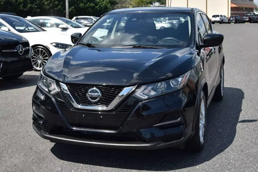 2020 Nissan Rogue Sport S photo 1