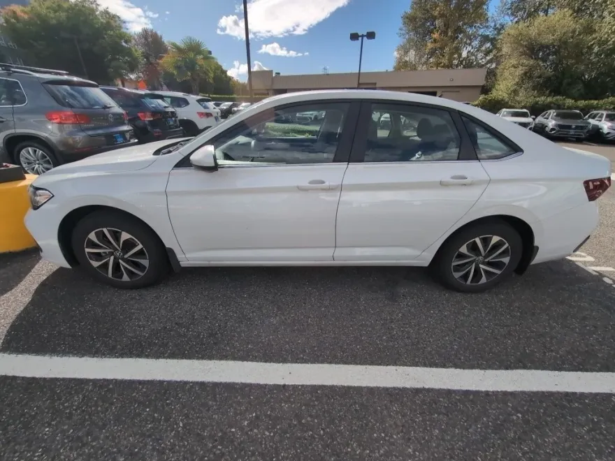 2024 Volkswagen Jetta 1.5T S photo 1