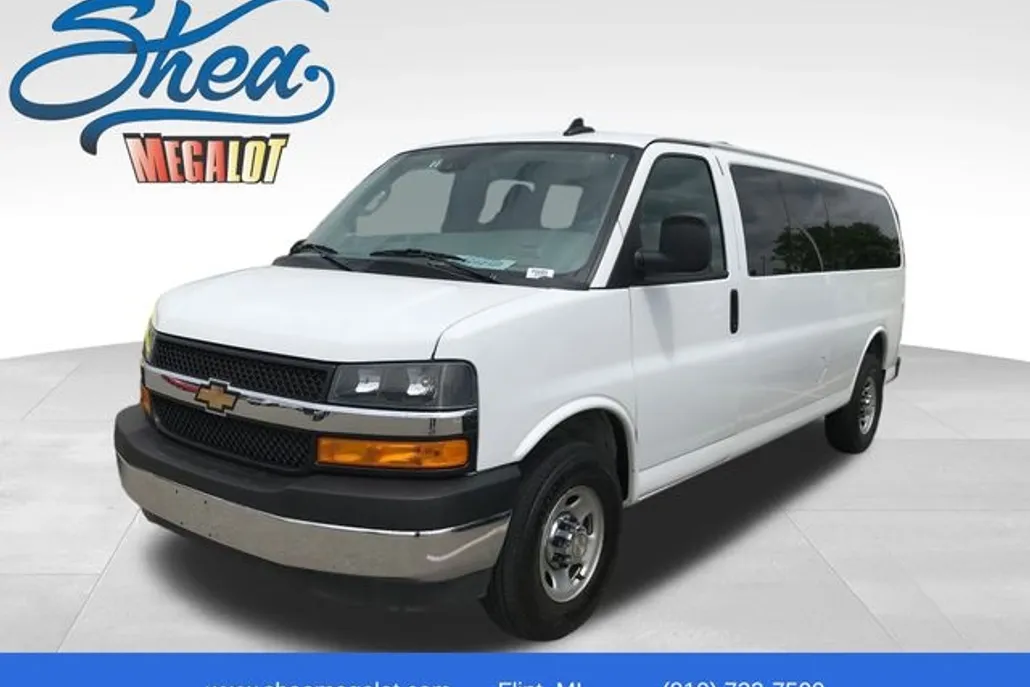 2024 Chevrolet Express Passenger 3500 photo 1