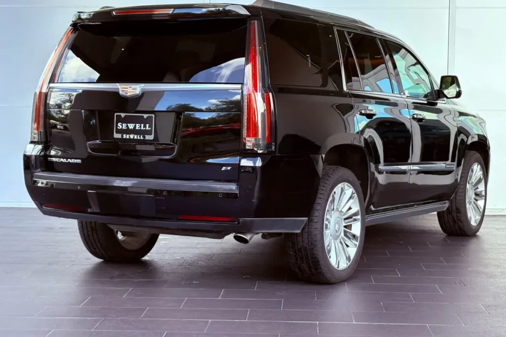 2015 Cadillac Escalade Platinum photo 1