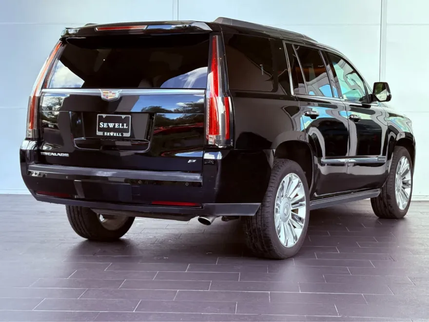 2015 Cadillac Escalade Platinum photo 1