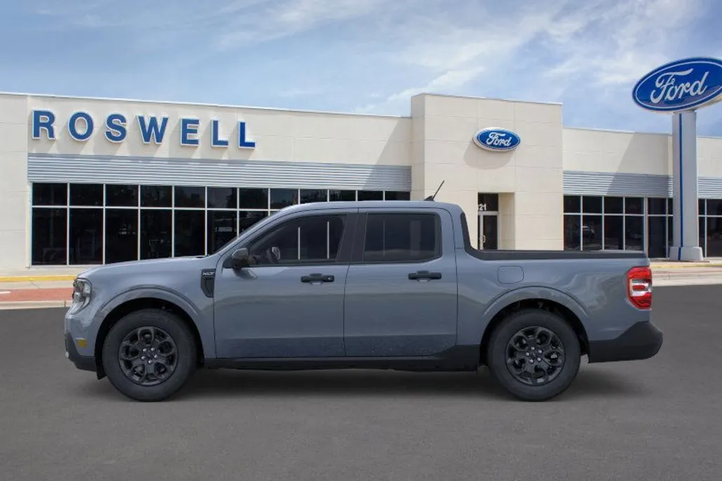 2025 Ford Maverick XLT photo 1