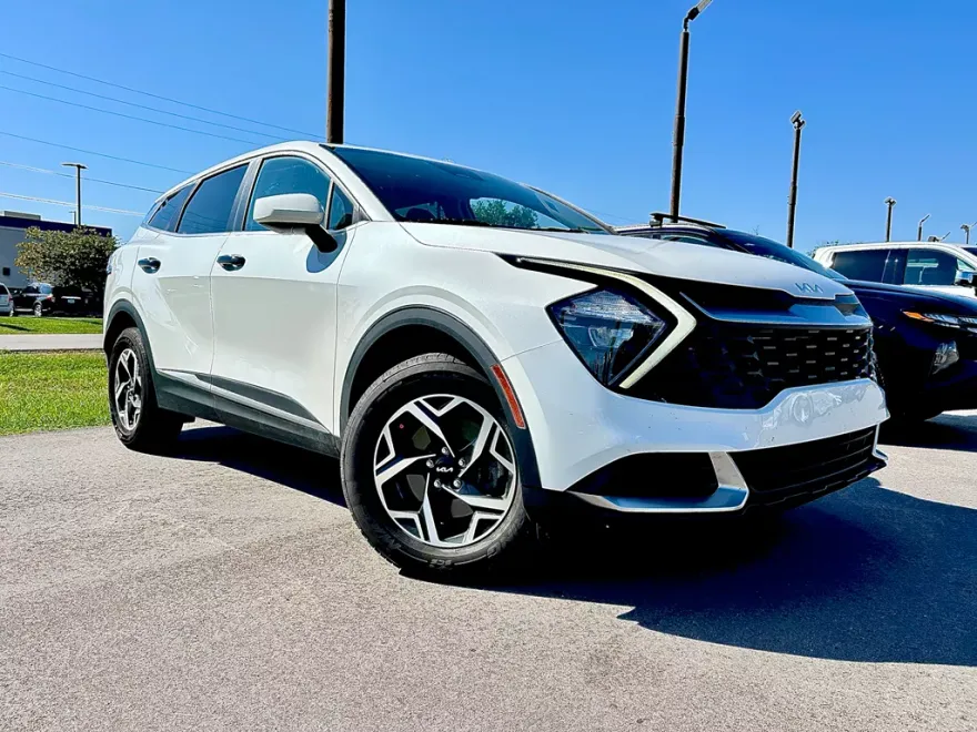 2023 Kia Sportage LX photo 1
