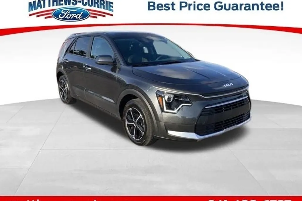 2025 Kia Niro LX photo 1