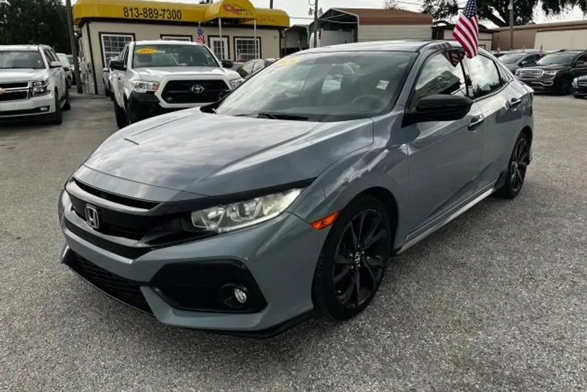2019 Honda Civic Sport photo 1