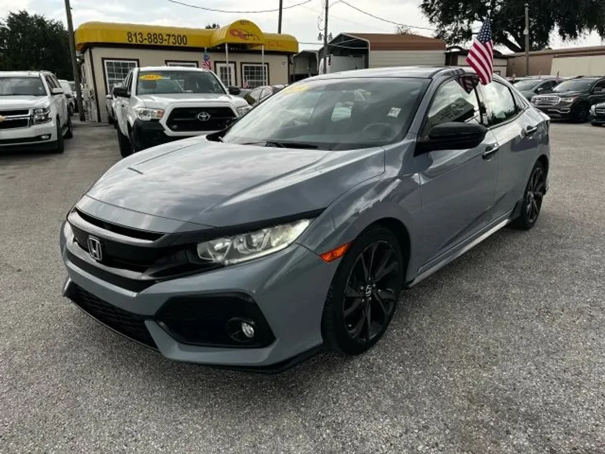 2019 Honda Civic Sport photo 1