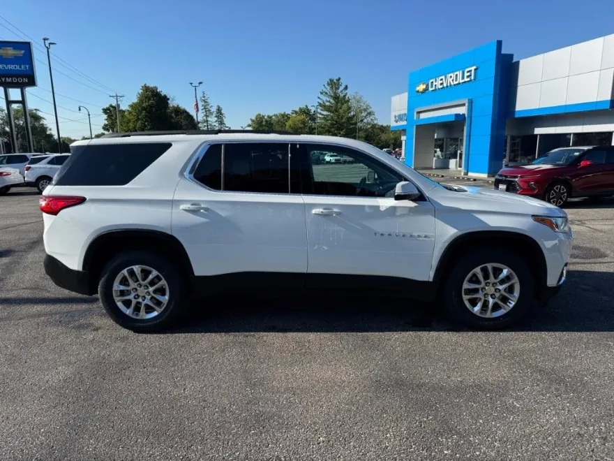 2021 Chevrolet Traverse Cloth photo 1