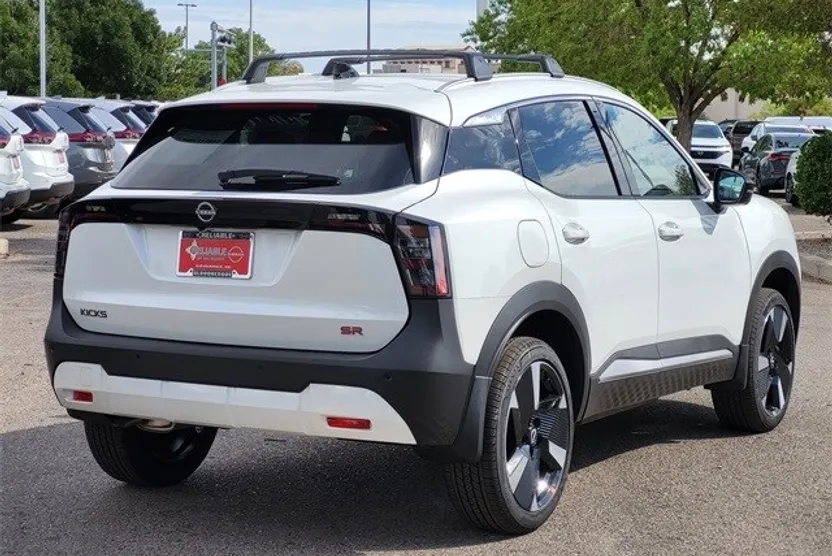 2026 Nissan Kicks SR photo 1