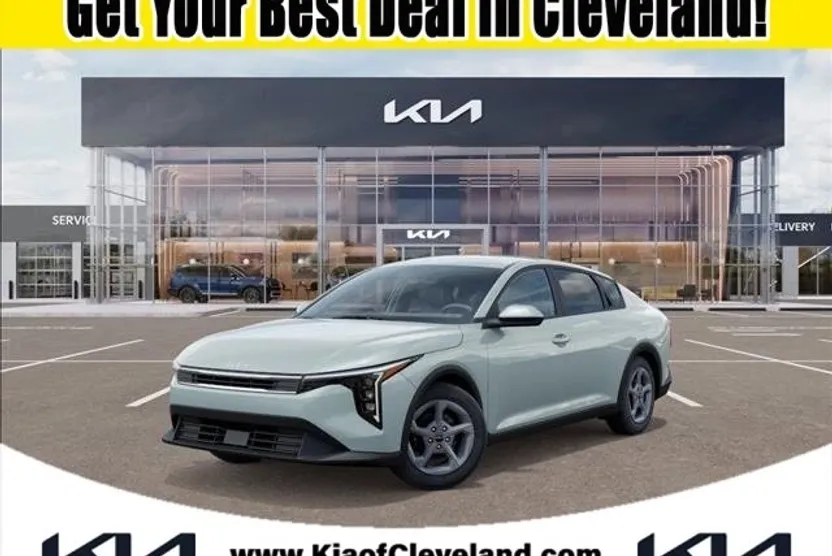 2025 Kia K4 LXS photo 1