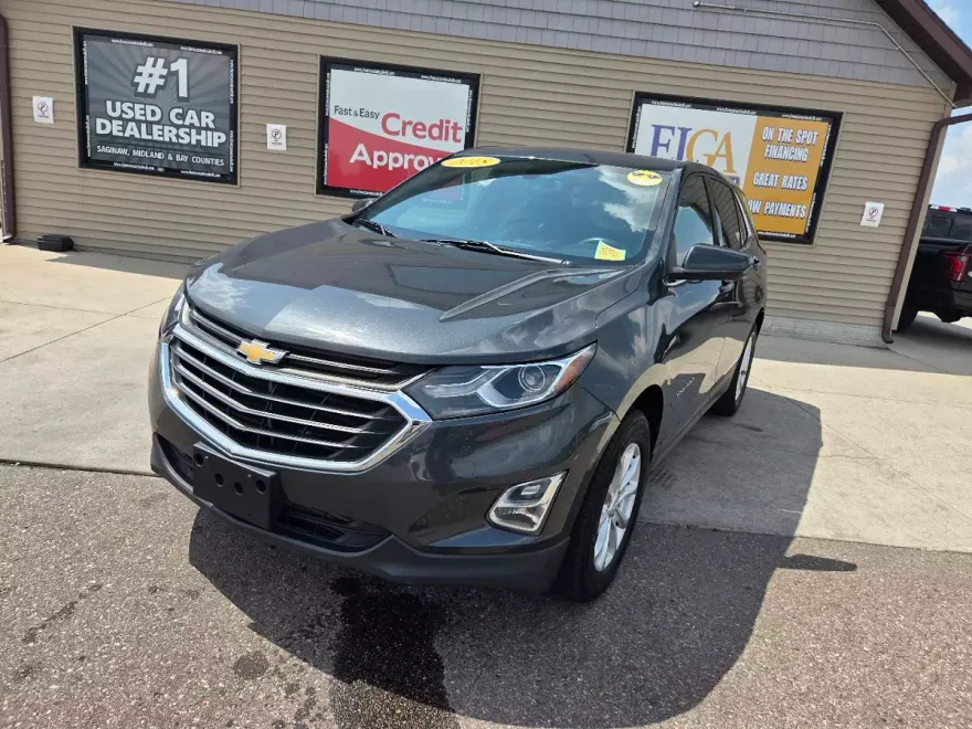 2018 Chevrolet Equinox LT photo 1