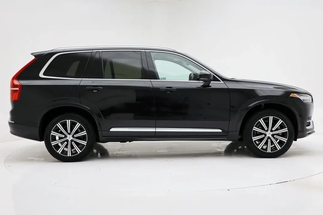 2024 Volvo XC90 B5 Core photo 1