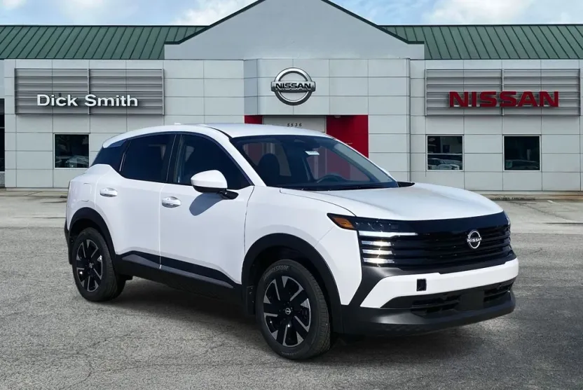 2025 Nissan Kicks SV photo 1