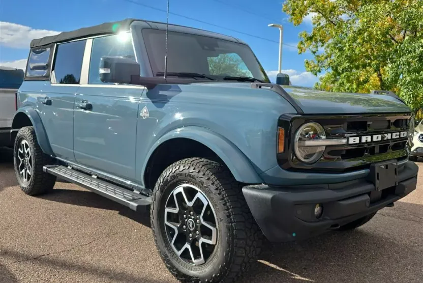 2021 Ford Bronco Outer Banks photo 1